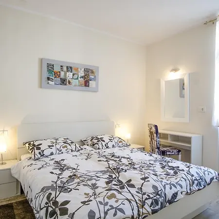 Emilija Apartamento *